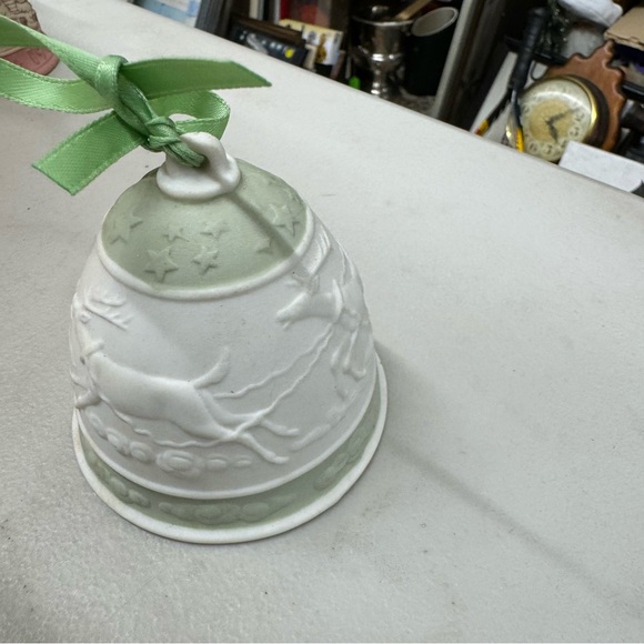 Lladro Christmas Bell Ornament 1988 Vintage White & Green Signed - Picture 2 of 12